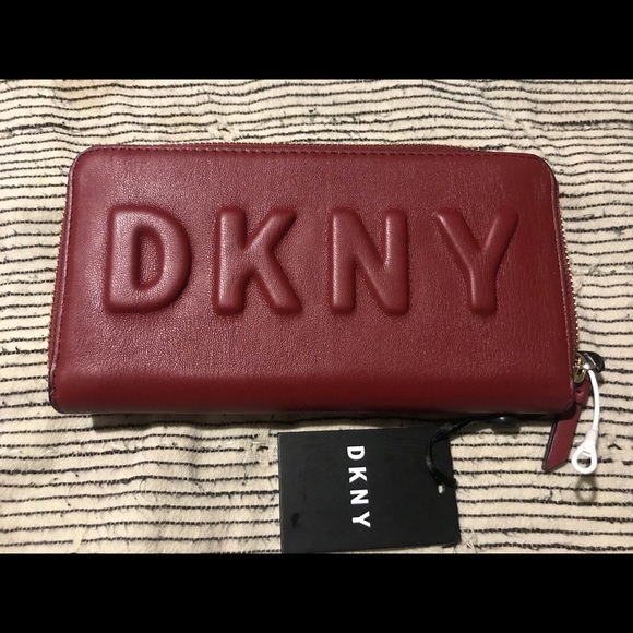 Leather DKNY wallet , gold zipper - Picture 1 of 2